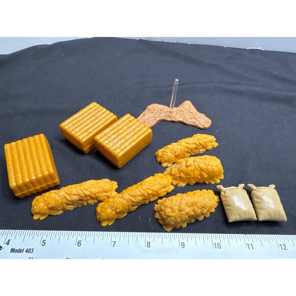 Vintage New Ray Farm 12 Piece Playset Accessories Bales Hay Feed Bags - Picture 2 of 8